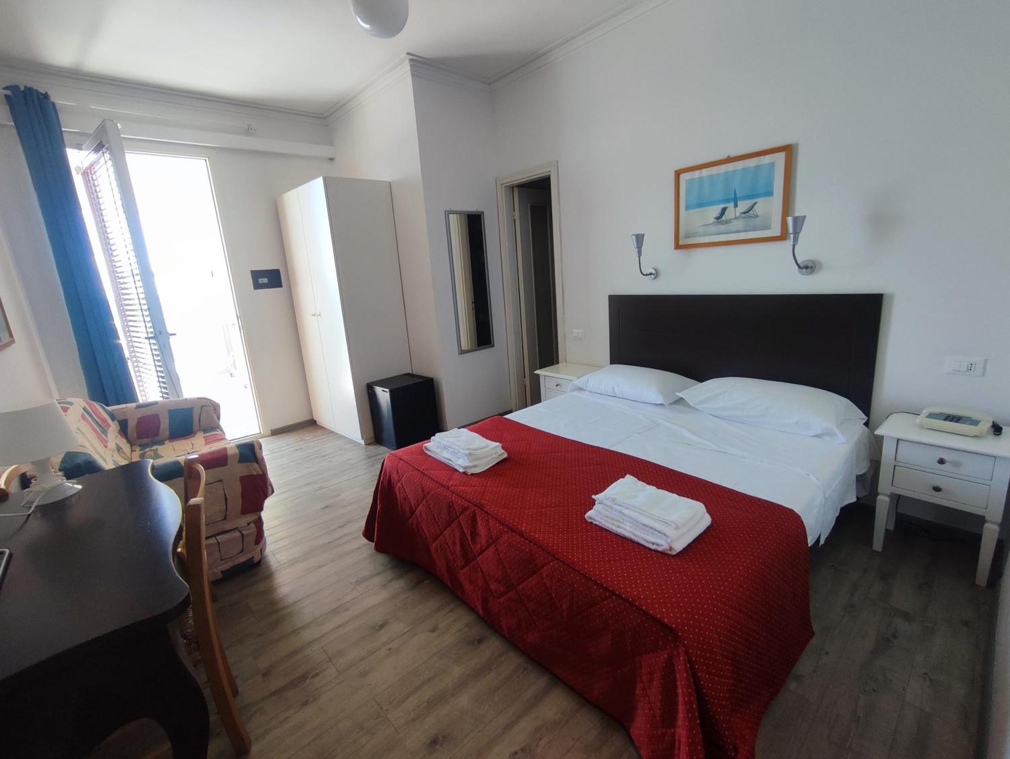 Hotel Tirreno Alassio Ngoại thất bức ảnh