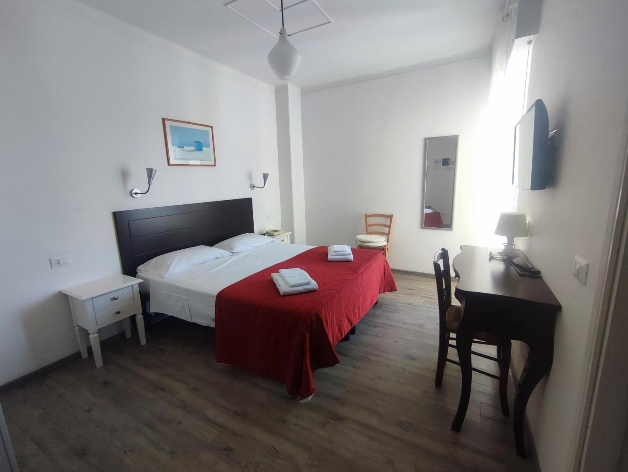 Hotel Tirreno Alassio Ngoại thất bức ảnh