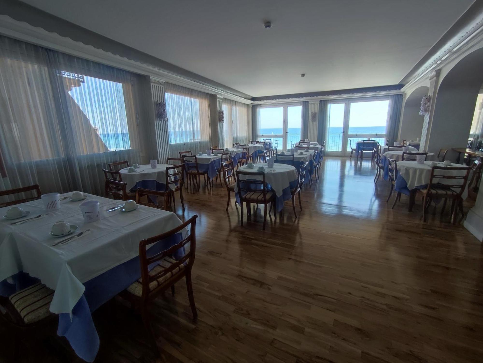 Hotel Tirreno Alassio Ngoại thất bức ảnh